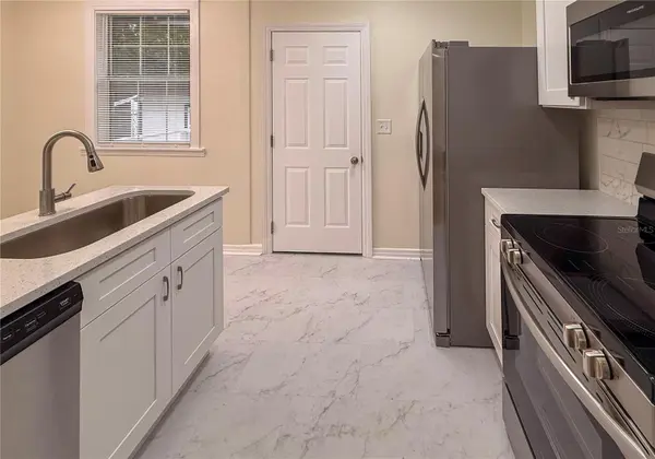 5106 APPLETON AVE, Jacksonville, FL 32210