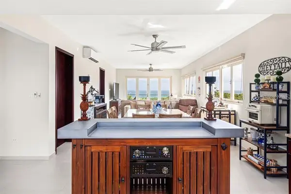 * SHELL CASTLE CLUB #86, Humacao, PR 00791