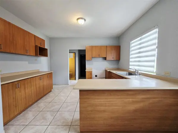 685 HACIENDA LA MILAGROSA, Manati, PR 00674
