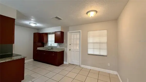 210 N LONE OAK DR #1, Leesburg, FL 34748