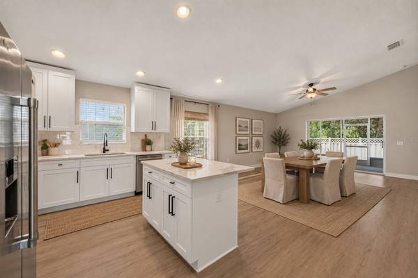 5209 ABBEY PARK AVE, Tampa, FL 33647