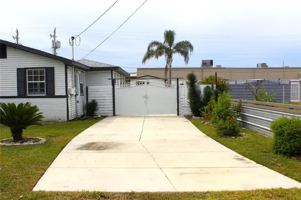 8512 SUNBEAM LN, Tampa, FL 33615