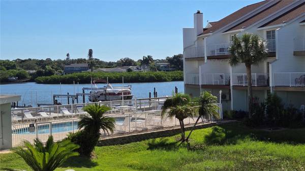 19201 VISTA LN #D2, Indian Shores, FL 33785