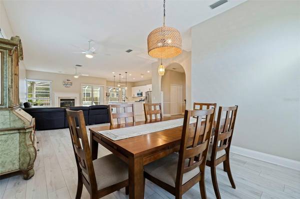 903 WHIPPOORWILL DR, Palm Harbor, FL 34683