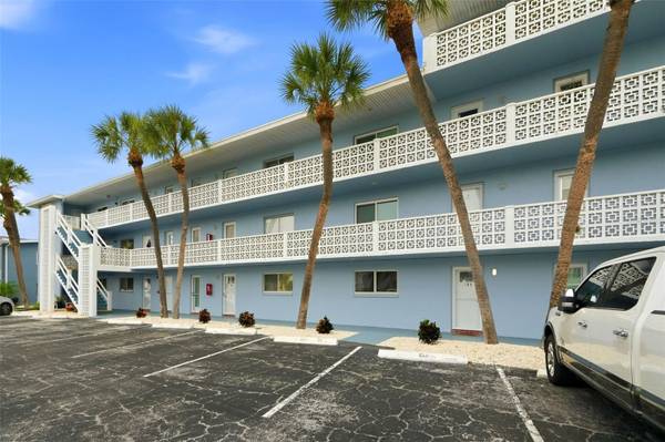 280 126TH AVE #104, Treasure Island, FL 33706