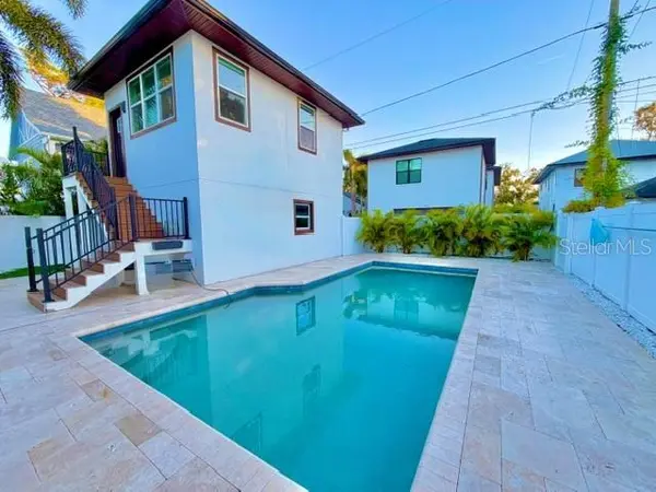 150 18TH AVE N, St Petersburg, FL 33704