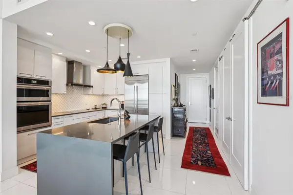 100 1ST AVE N #3806, St Petersburg, FL 33701