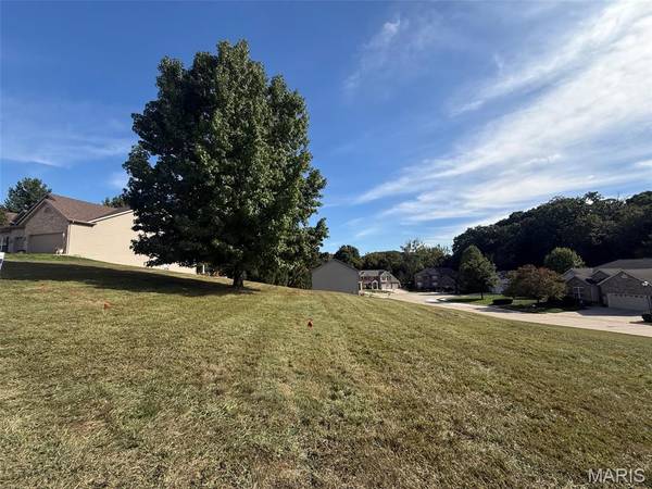 34 Wolfe Creek CT, Glen Carbon, IL 62034