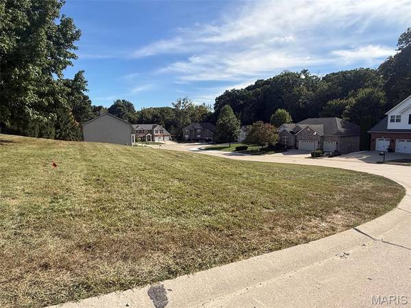 34 Wolfe Creek CT, Glen Carbon, IL 62034