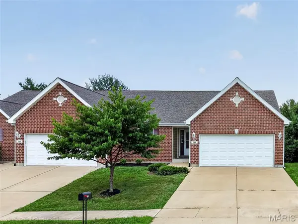 384-386 Shadow Pines DR, Wentzville, MO 63385