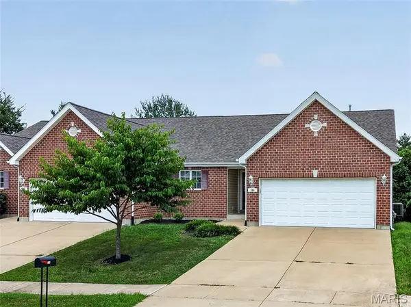 384-386 Shadow Pines DR, Wentzville, MO 63385