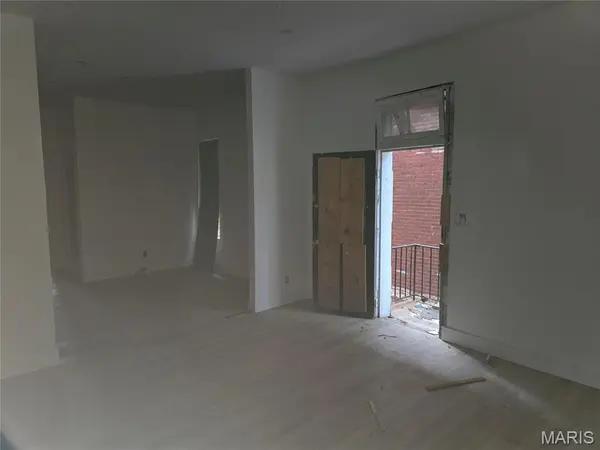 4452 S Compton AVE, St Louis, MO 63111