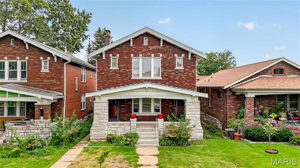 3942 Dover PL, St Louis, MO 63116