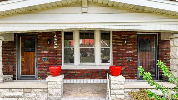 3942 Dover PL, St Louis, MO 63116