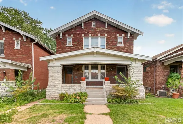 3942 Dover PL, St Louis, MO 63116