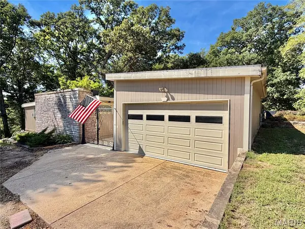 800 E 10th ST, Salem, MO 65560