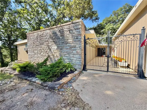 800 E 10th ST, Salem, MO 65560