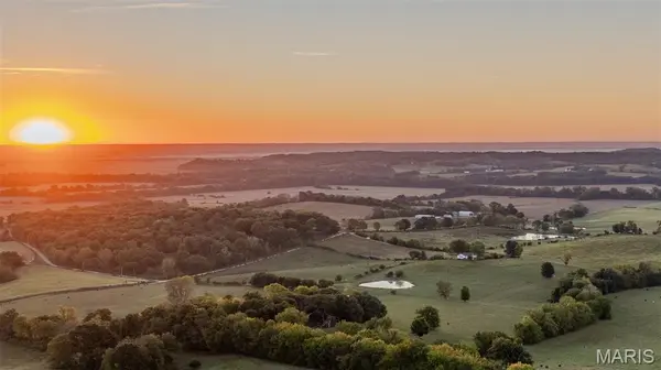 22 Gnade Rd, Elsberry, MO 63343