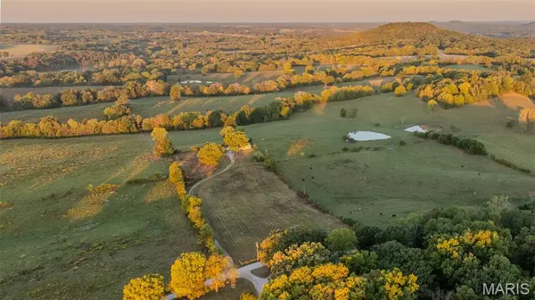 22 Gnade Rd, Elsberry, MO 63343