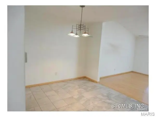 102 MILL DR #A, O'fallon, IL 62269