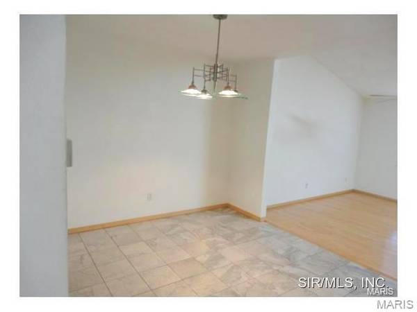 102 MILL DR #A, O'fallon, IL 62269