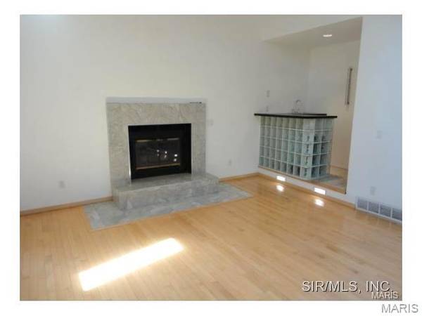102 MILL DR #A, O'fallon, IL 62269