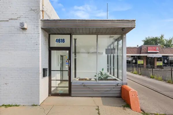 4616 W Fullerton AVE, Chicago, IL 60639