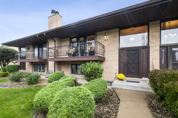 16044 Eagle Ridge DR, Tinley Park, IL 60477