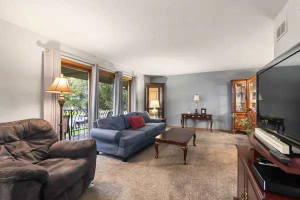 16044 Eagle Ridge DR, Tinley Park, IL 60477