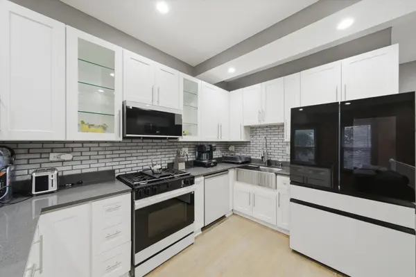 231 E 59th ST #1, Chicago, IL 60637