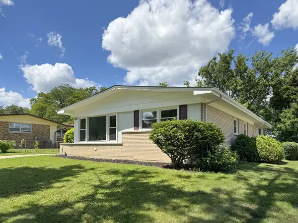220 N Park DR, Glenwood, IL 60425