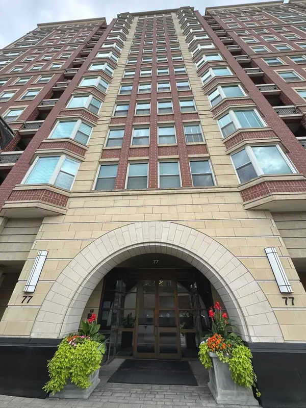 77 S Evergreen AVE #407, Arlington Heights, IL 60005