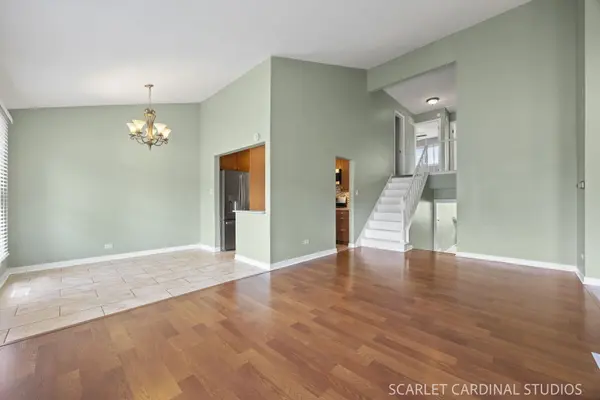 376 Thorncliffe DR, Glendale Heights, IL 60139