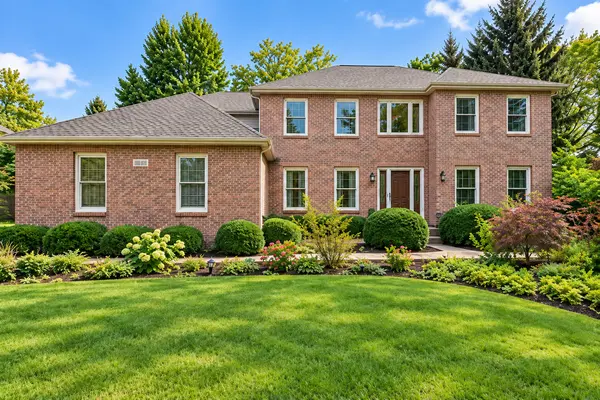 1263 Williamsburg LN, Crystal Lake, IL 60014