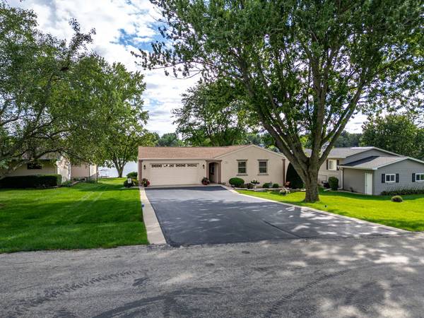839 Breckenboro RD, Davis, IL 61019