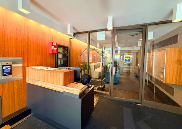 1555 N Sandburg TER #305K, Chicago, IL 60610
