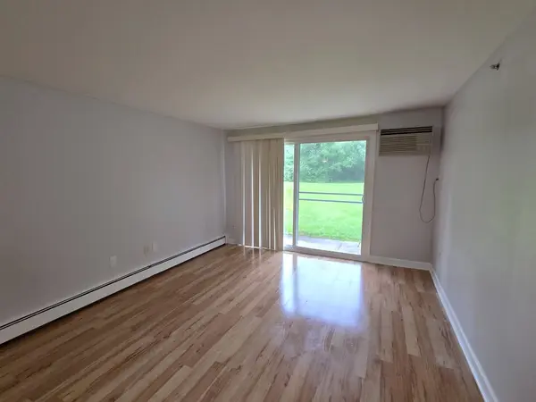 10213 S 86th TER #103, Palos Hills, IL 60465