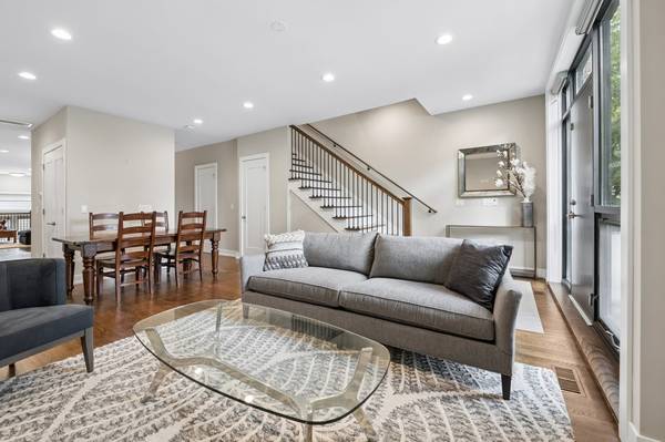 1734 N Humboldt BLVD, Chicago, IL 60647