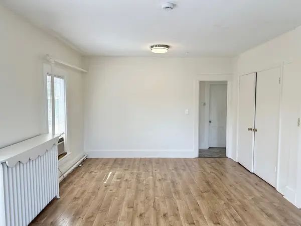 404 Mountain ST #2W, Elgin, IL 60123