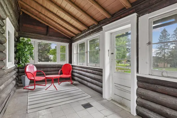 2233 15th AVE E, North Saint Paul, MN 55109