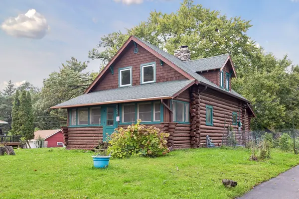 2233 15th AVE E, North Saint Paul, MN 55109
