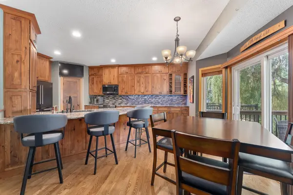 1517 Deerwood BND, Eagan, MN 55122