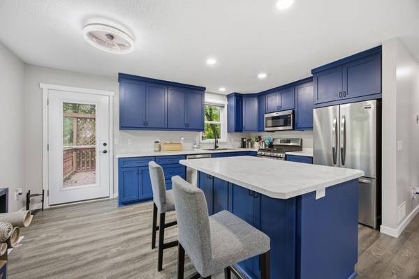 2091 197th AVE NW, Oak Grove, MN 55011