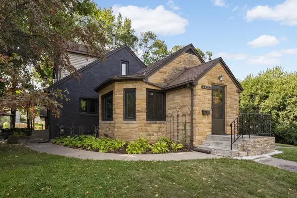 1251 Macarthur AVE, West Saint Paul, MN 55118