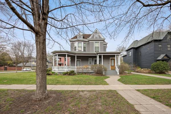 433 Holly AVE #4, Saint Paul, MN 55102