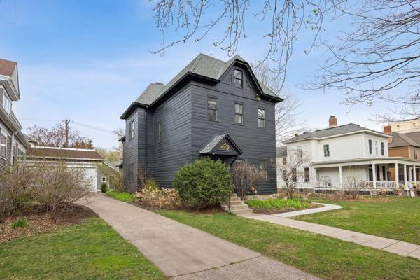 429 Holly AVE #2, Saint Paul, MN 55102