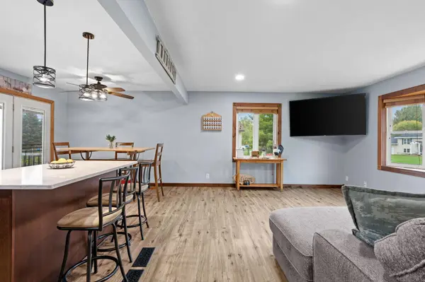 680 Hiawatha AVE, Vadnais Heights, MN 55127