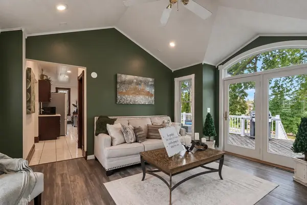 200 N Lexington AVE, Le Center, MN 56057
