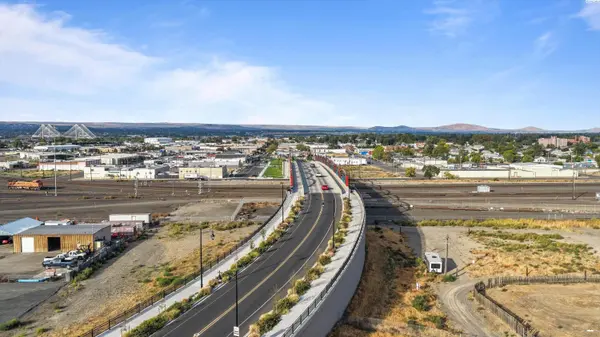 1116 E Clark St, Pasco, WA 99301