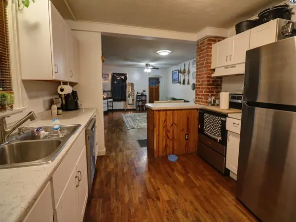 726 E Kansas Ave, Mcpherson, KS 67107